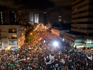 Mass demonstrations in Tel-Aviv, Israel, August 2011. (Source: Israel Channel 2)